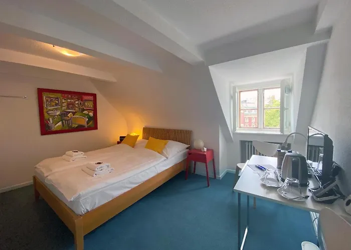 Frauenhotel Hanseatin - Women Only 2*