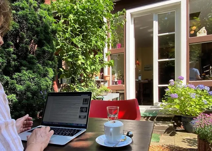Frauenhotel Hanseatin - Women Only 2*