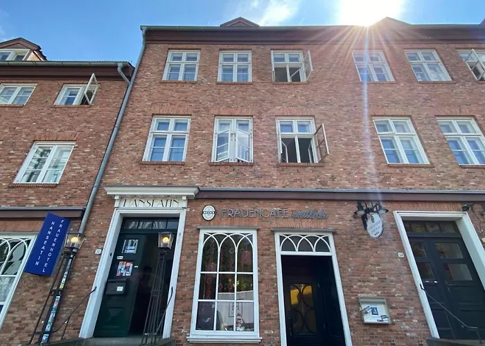 Frauenhotel Hanseatin - Women Only Hotel