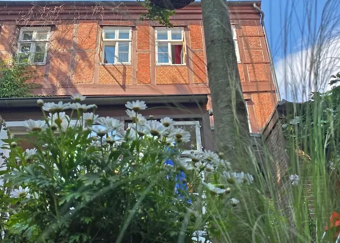 Frauenhotel Hanseatin - Women Only 2*