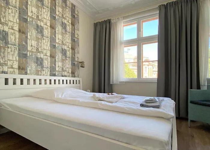 Frauenhotel Hanseatin - Women Only Hotel Hamburg