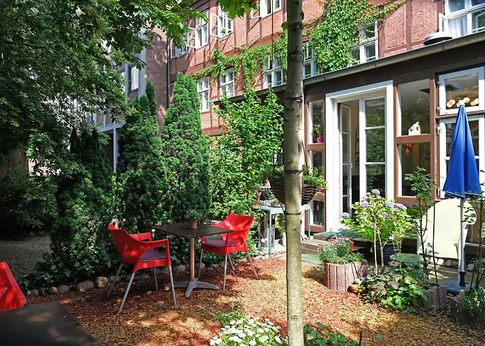Frauenhotel Hanseatin - Women Only Hotel