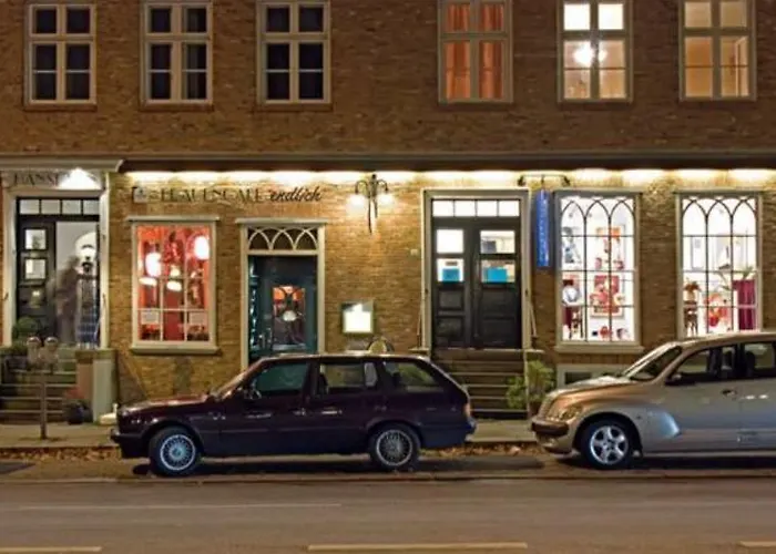 Frauenhotel Hanseatin - Women Only 2*